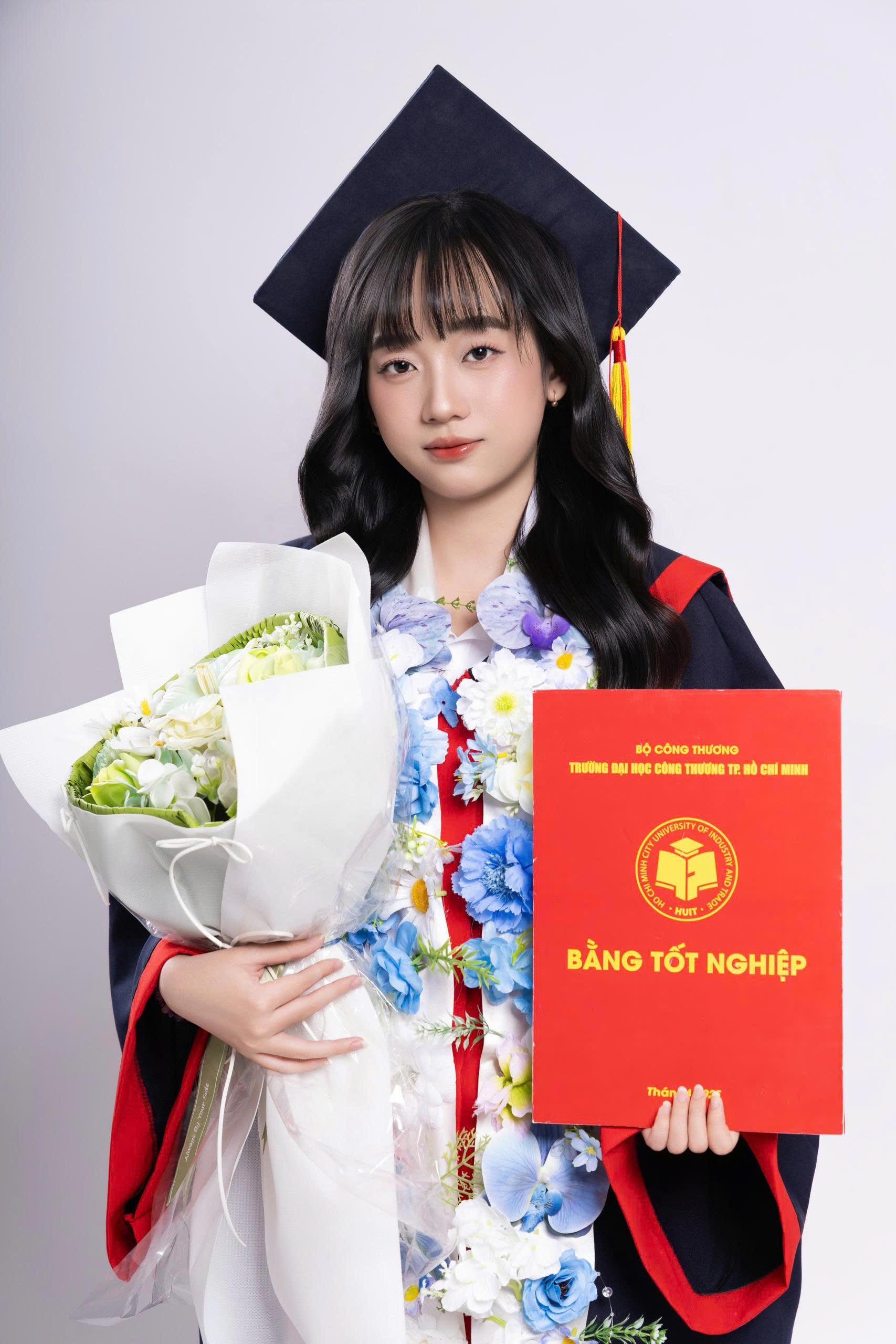 Chụp Ảnh Tốt Nghiệp Studio Gò Vấp